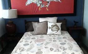 Isla Verde By The Beach Guest House